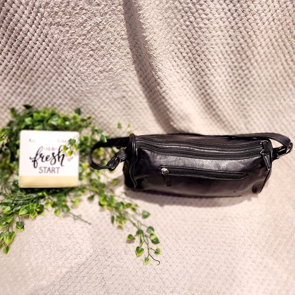 Double zipper black handbag 👜 - Picture 2 of 3